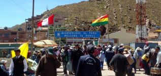 Bolivia bloquea su frontera con Per&uacute; y paraliza el comercio bilateral