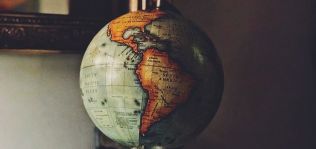 El FMI enfr&iacute;a sus previsiones y recorta hasta el 5,8% el crecimiento de Espa&ntilde;a en 2022