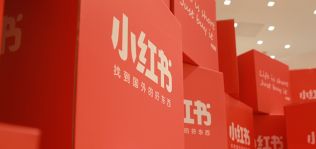 El &lsquo;social commerce&rsquo; chino Xiaohongshu levanta 500 millones de d&oacute;lares y da entrada a Alibaba