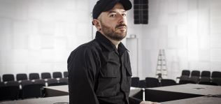 Gap se acerca al lujo y se al&iacute;a con Balenciaga para la l&iacute;nea con Kanye West