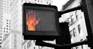 Luz roja para la moda: LVMH y L&rsquo;Or&eacute;al encienden la alarma