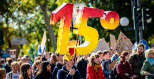 La moda, lejos de Par&iacute;s: suspenso en los objetivos clim&aacute;ticos