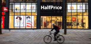 Half Price aterriza en Espa&ntilde;a con una apertura en el centro comercial Puerto Venecia