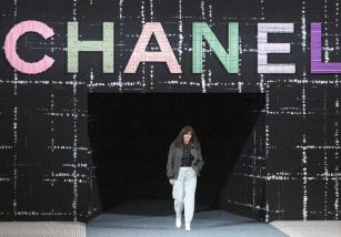 Chanel: sale la directora creativa, Virginie Viard 
