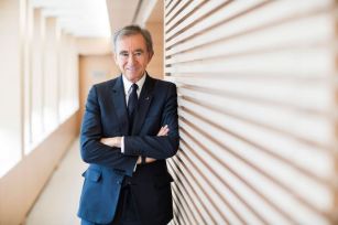 Arnault repite la ofensiva Herm&egrave;s y se hace ahora con acciones de Richemont