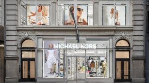 Capri redefine su hoja de ruta tras vender Versace y pone el foco en Michael Kors