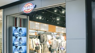 VF Corporation completa la venta de Dickies a Bluestar Alliance