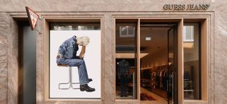 Authentic Brands se une a la puja por Guess