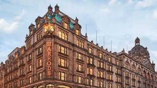 El lujo brit&aacute;nico se enfr&iacute;a: Harrods cae en rentabilidad y entra en n&uacute;meros rojos