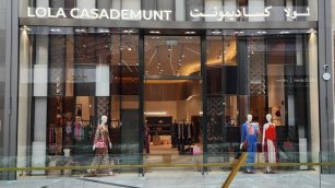 Lola Casademunt: una Expo, muchos caf&eacute;s y una paella para terminar entrando en Arabia Saud&iacute;