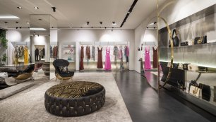 Roberto Cavalli abre la puerta a su venta en plena agitaci&oacute;n del lujo italiano