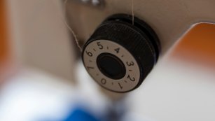 La industria de la moda espa&ntilde;ola enfila otro a&ntilde;o en rojo, con actividad y empleo a la baja