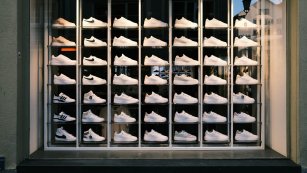 Las ventas minoristas de moda en Estados Unidos ralentizan, con un alza del 2,4% en junio