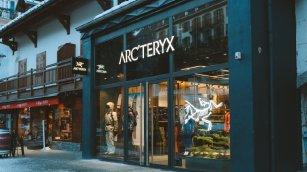 Amer Sports refuerza el liderazgo de marca de Arc&rsquo;teryx con talento de Tommy Hilfiger 