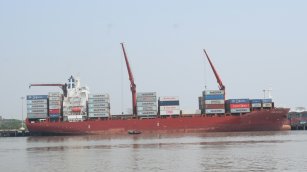 Bangladesh: se desploman un 14% las exportaciones de prendas de vestir en diciembre