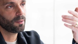 Carlos In&aacute;cio, un defensa central que sale al ataque