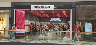 Base avanza con la cadena Wanna Sneakers y abre en Alicante