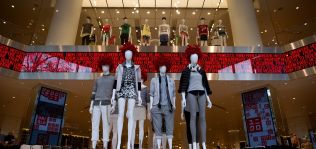 El due&ntilde;o de Uniqlo dispara un 23% sus ganancias y crece un 15% en los nueve primeros meses