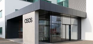 Asos crece un 20% en 2021 y reordena su c&uacute;pula con la salida de su consejero delegado