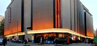 Debenhams cierra en Reino Unido tras fracasar en la b&uacute;squeda de un comprador