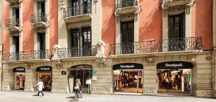 Levi&rsquo;s negocia con Hines el antiguo Desigual de Arcs