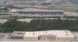 Pimkie desinvierte en log&iacute;stica: vende su nave de Granollers