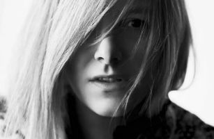 Vuelco en la c&uacute;pula de Alexander McQueen: sale su directora creativa trece a&ntilde;os despu&eacute;s