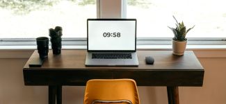 Radiograf&iacute;a del teletrabajo en Espa&ntilde;a cuando Amazon quiere matarlo: m&aacute;s, pero menos intenso