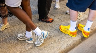 Asics crece a doble d&iacute;gito y eleva sus ganancias un 11% hasta junio