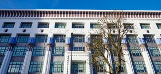 Asos corrige: reduce a la mitad sus p&eacute;rdidas en el primer semestre pese a encoger ventas