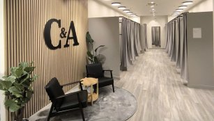 C&A encoge un 23% sus ventas en Espa&ntilde;a en 2023, que anotan el m&iacute;nimo de las &uacute;ltimas d&eacute;cadas