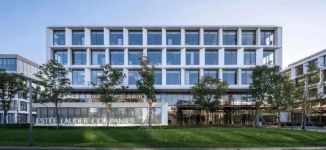 Est&eacute;e Lauder ajusta previsiones para 2025 tras ganar un 53% menos en el tercer trimestre