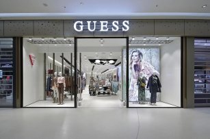Authentic Brands saca del parqu&eacute; a Guess por 1.400 millones de d&oacute;lares