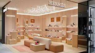Herm&egrave;s encoge su beneficio un 5% en el primer semestre, pero mantiene ventas al alza