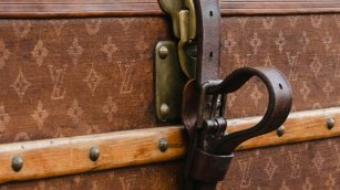 Louis Vuitton, m&uacute;sculo industrial: las f&aacute;bricas de Espa&ntilde;a producen m&aacute;s pese al pinchazo global