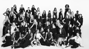 Zara: 50 &lsquo;tops&rsquo; y Steven Meisel para celebrar 50 a&ntilde;os