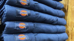 VF estanca ventas y Dickies gana rentabilidad en el primer semestre mientras prepara la salida
