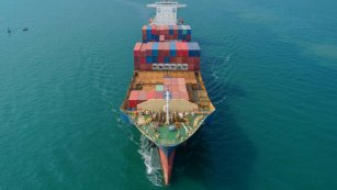 La moda espa&ntilde;ola tropieza en abril: exportaciones, a la baja en el mes del arancel