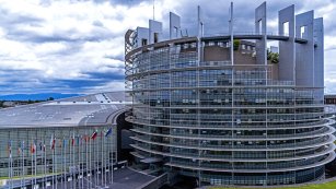 Bruselas retrasa seis meses las represalias arancelarias para acelerar el pacto comercial