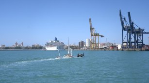 El tr&aacute;fico de mercanc&iacute;as en los puertos cae un 1,7% hasta septiembre por el comercio mundial