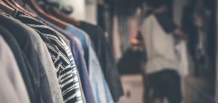 El multimarca retrocede en abril por el efecto calendario