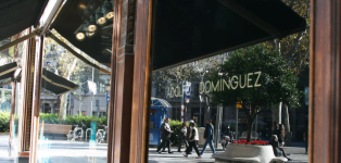 Adolfo Dom&iacute;nguez prepara cinco aperturas en Oriente Pr&oacute;ximo