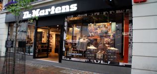 Dr Martens dispara un 70% su beneficio en 2018 mientras busca comprador