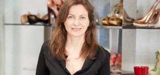 LVMH &lsquo;tira&rsquo; de talento interno y coloca a una ex C&eacute;line al frente de Jean Patou