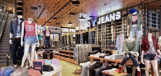 American Eagle bate previsiones en el primer trimestre y encara la remontada