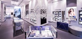 Swarovski renueva su c&uacute;pula y busca un consejero delegado externo a la familia