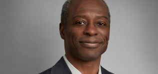 Tapestry renueva a su consejero delegado por tres a&ntilde;os y sale el director de Coach