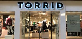 La moda de tallas grandes de Torrid sale a bolsa con una valoraci&oacute;n de 2.500 millones