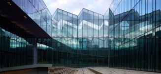 Zegna gana un 33% menos en 2024 por el aumento de gastos, con ventas un 2% al alza