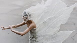 Juana Mart&iacute;n afianza su Alta Costura en Par&iacute;s y proyecta su primer &lsquo;flagship&rsquo; estadounidense